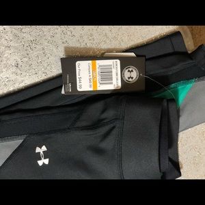 NWT Under Armour leggings🖤💚